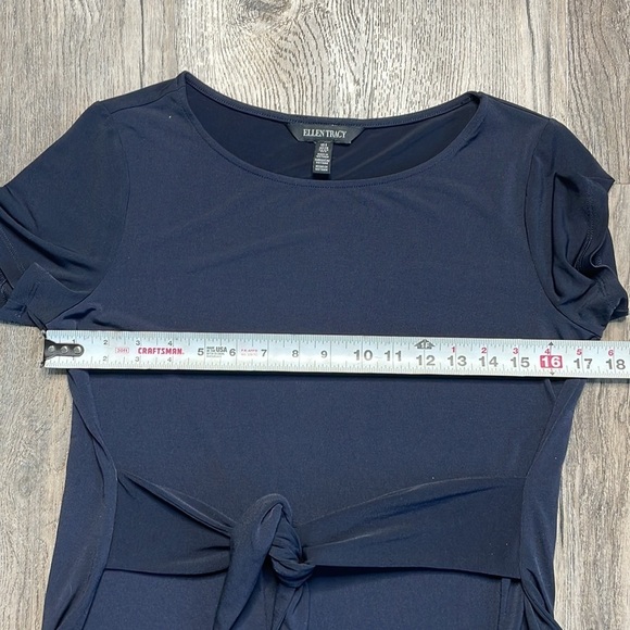 Ellen Tracy Navy Blue Short Sleeve Crewneck Blouse with tie waist, size small - Picture 5 of 8